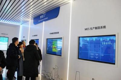 南昌市科技局副局長(zhǎng)黃端偉等領(lǐng)導(dǎo)一行蒞臨百勝智能視察指導(dǎo)