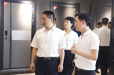 金凱德入戶門 武義縣委書記姚激揚一行來訪調研，鼓勵公司高質量發展